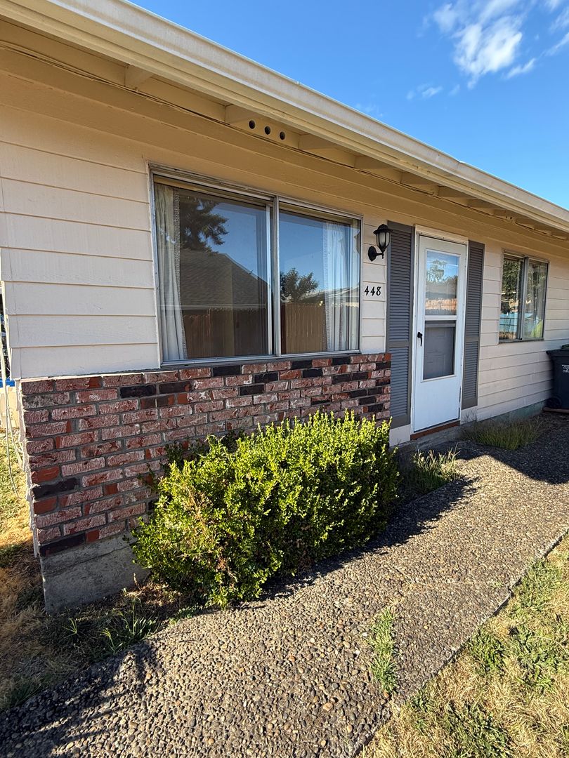 St Helens Apartment: 448 South 10th