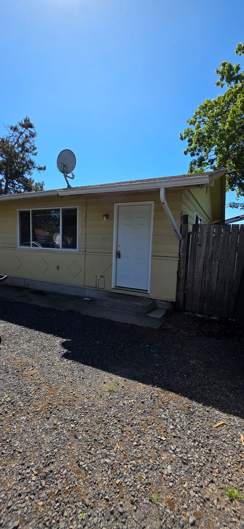 St Helens Apartment: 447 S 13th