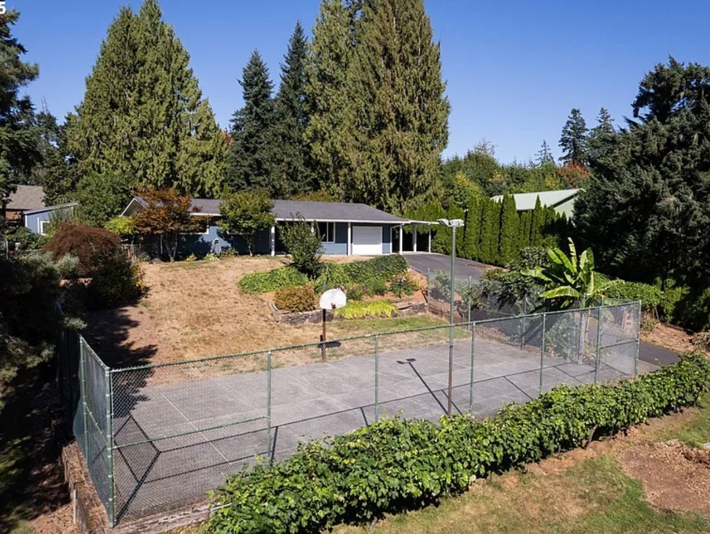 Warren House: 56503 Crest St