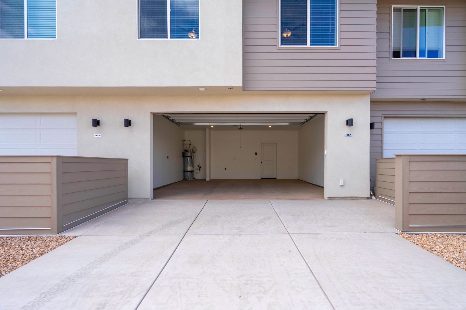 Parking at 907 W. BRIGHT RIDGE LANE