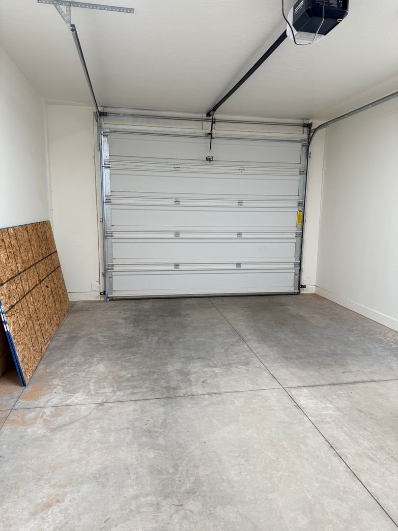 Parking at 507 N 3650 W