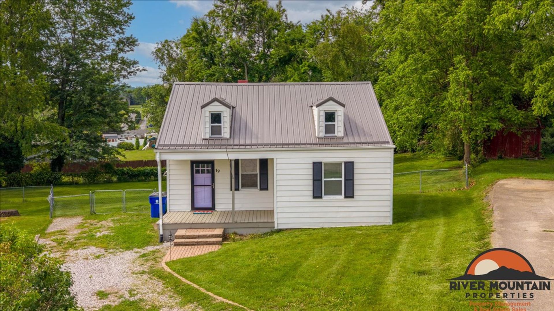 Christiansburg House: 19 Victory Heights Dr