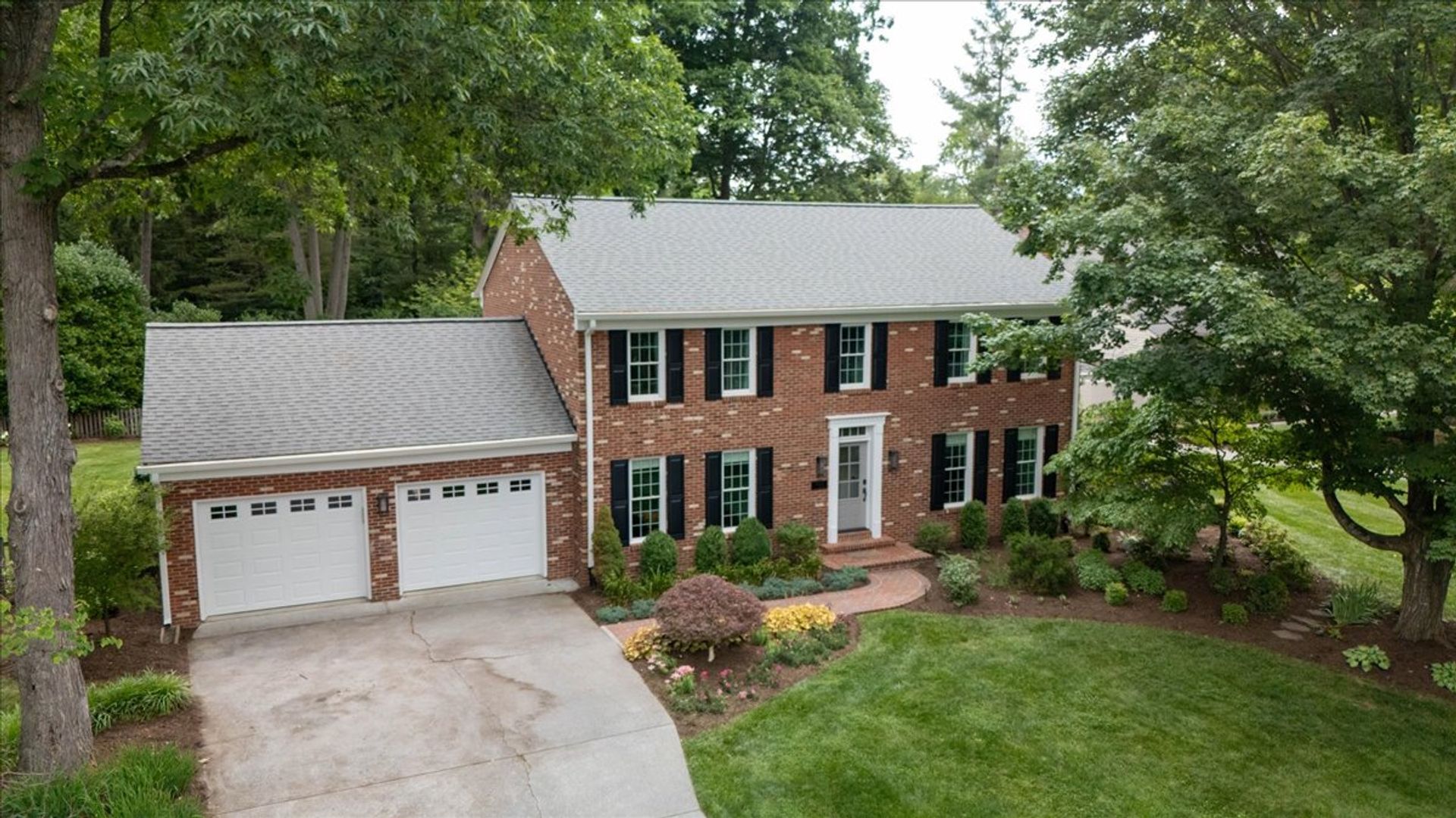 Blacksburg House: 4003 Tall Oaks Dr