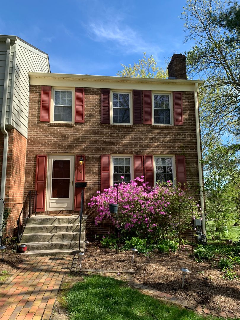 Blacksburg House: 114 Southampton Court - 1