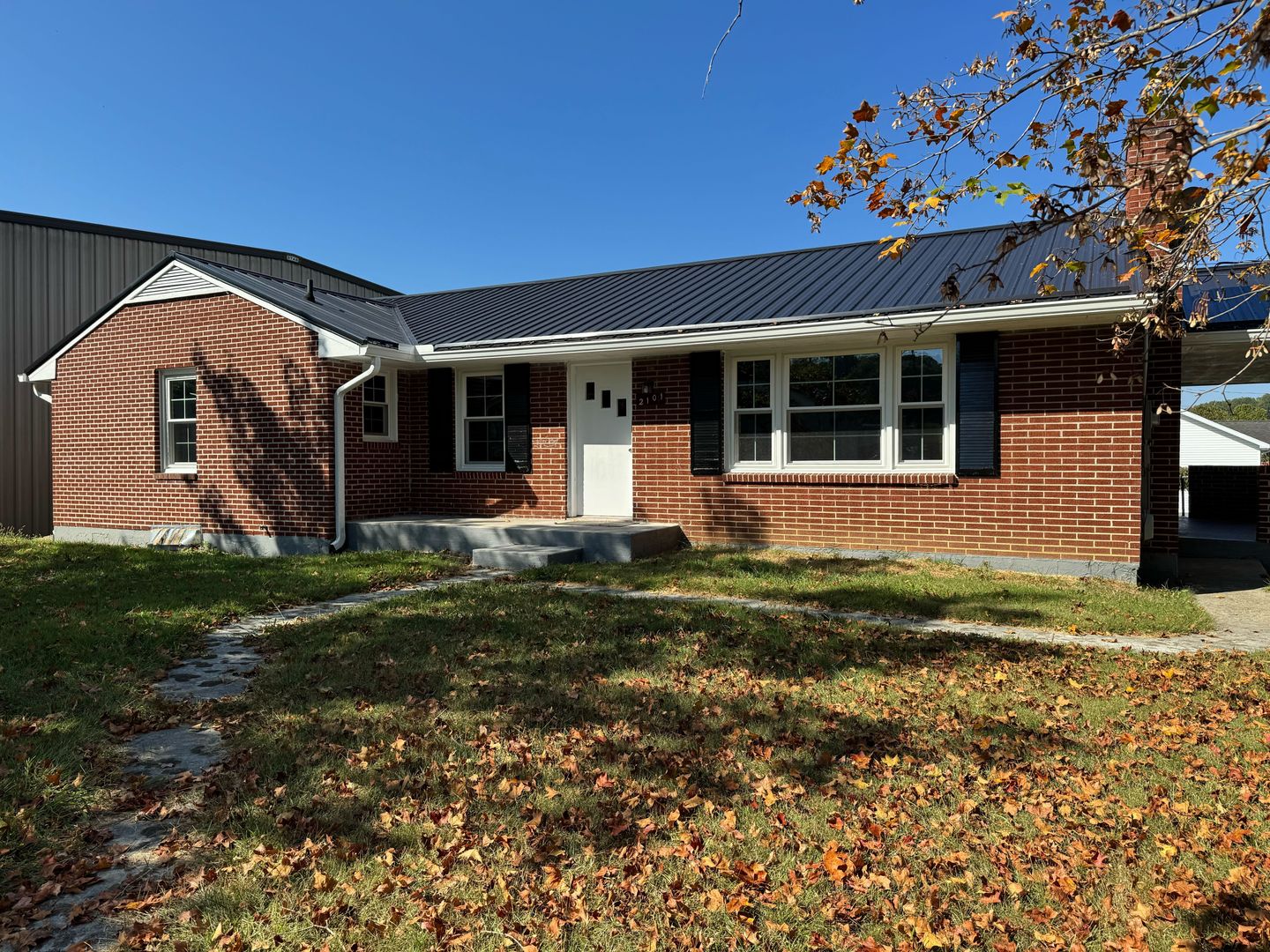 Radford House: 2101 W Main St