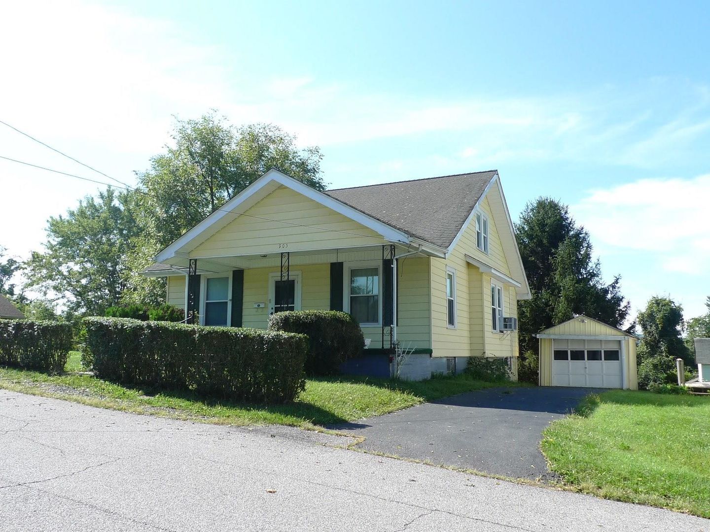 Radford House: 905 Gilbert Street