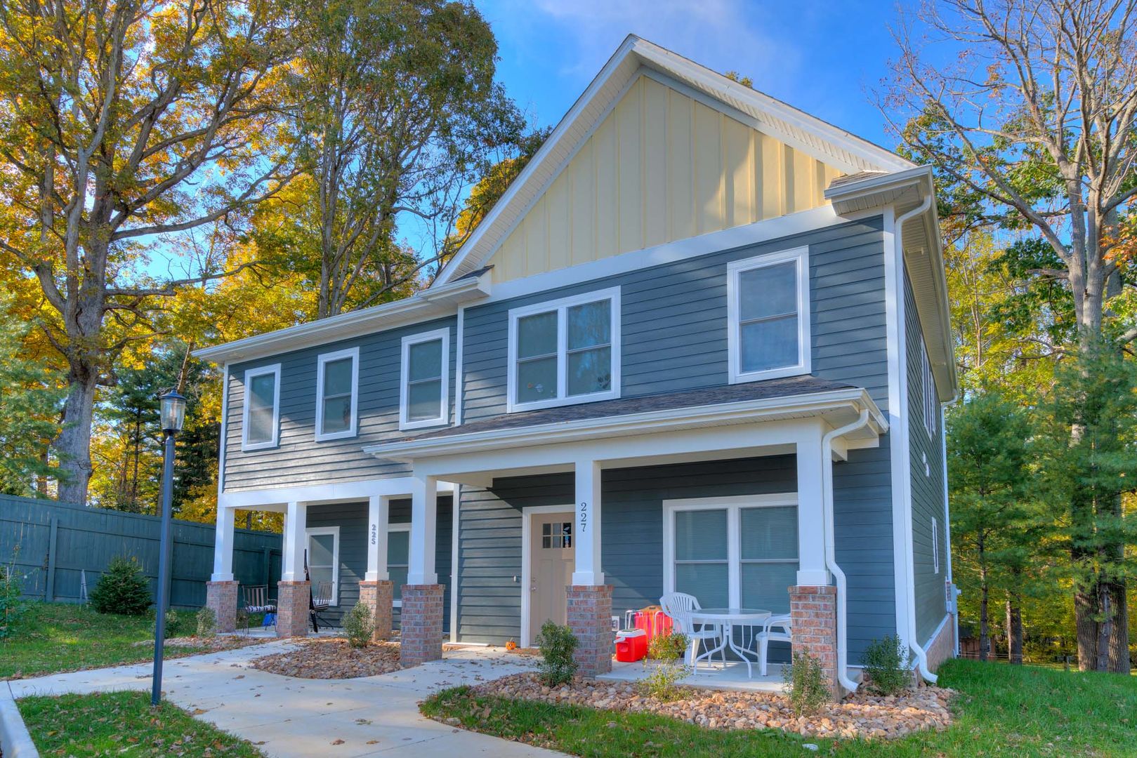 Blacksburg House: 213 Uptown Trail