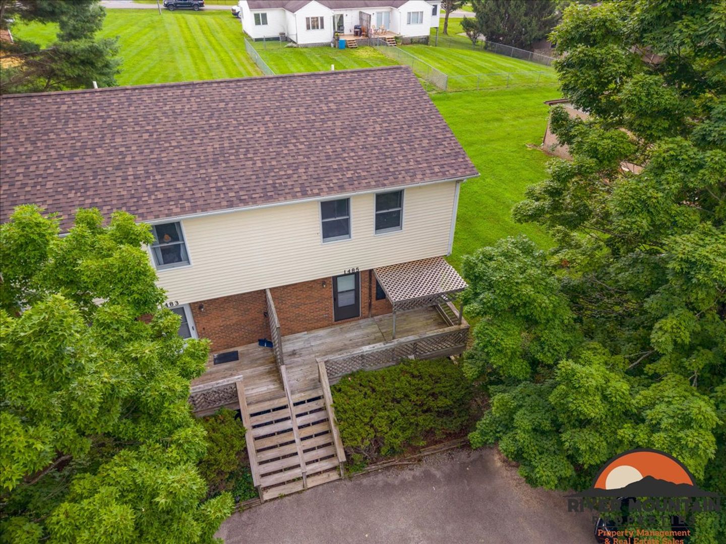 Blacksburg House: 1485 Sandy Circle