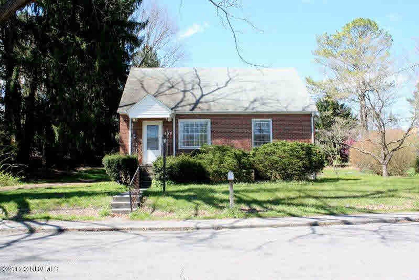 Blacksburg House: 409 Turner St NE