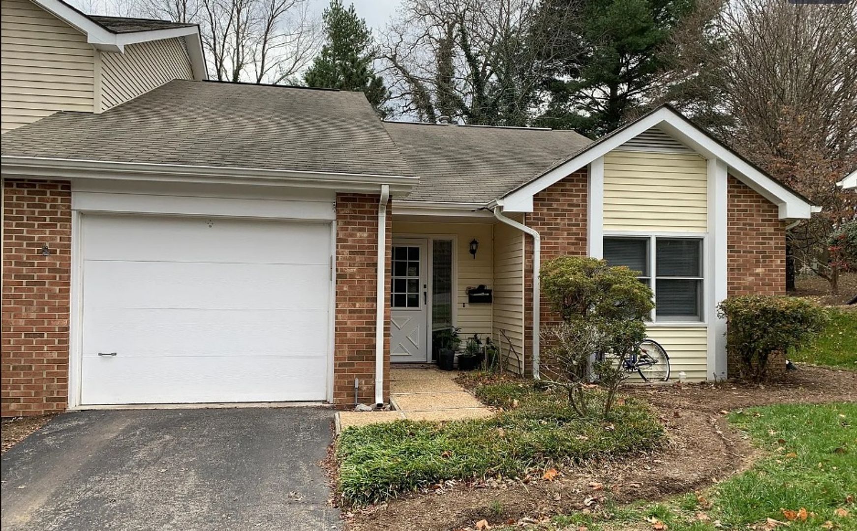 Blacksburg House: 1013 Evergreen Way