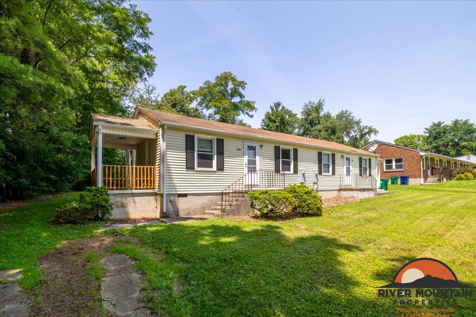 Blacksburg House: 1003 Montgomery St.