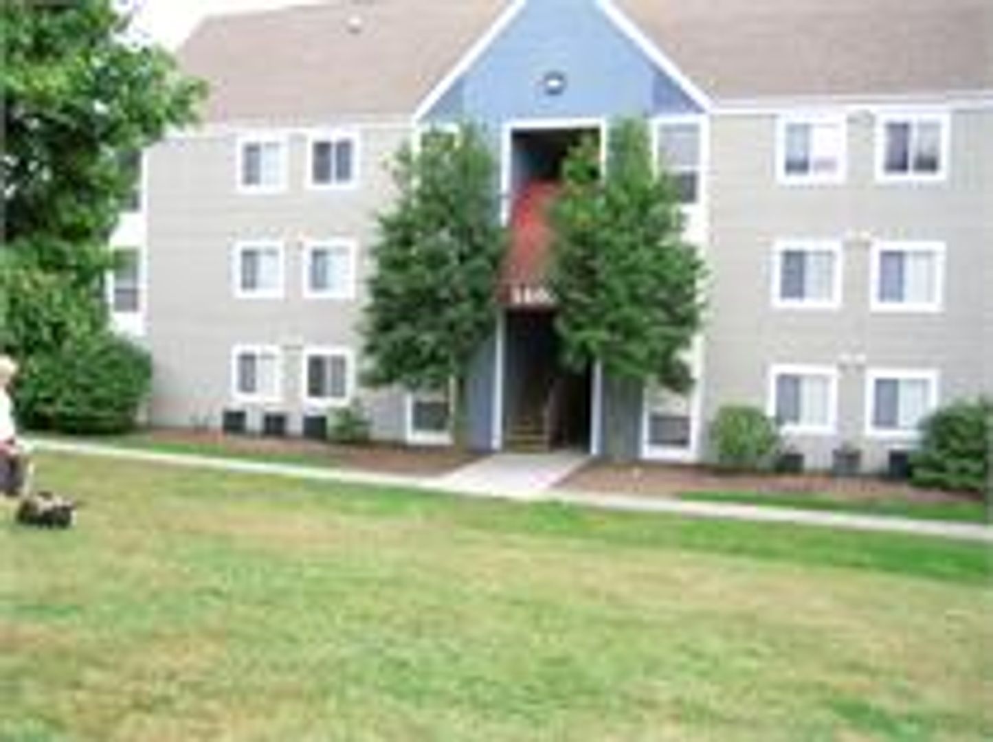 Blacksburg House: 1400 J Seneca Drive