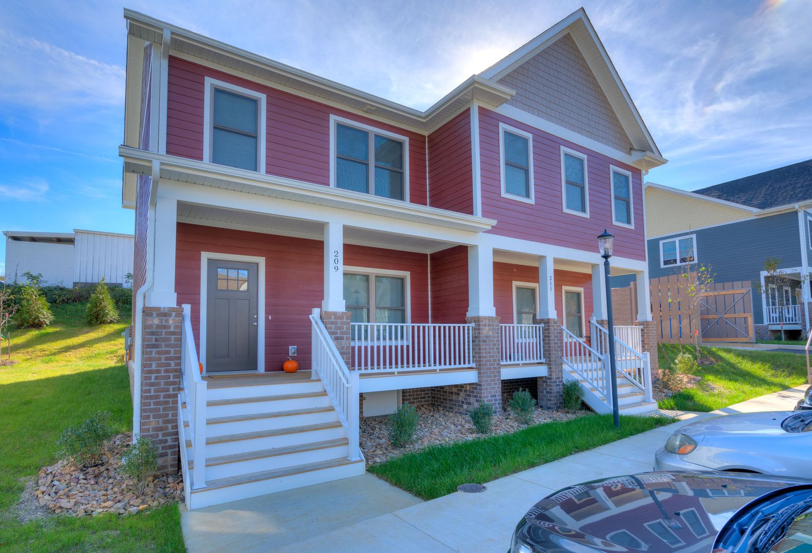 Blacksburg House: 209 Uptown Trail