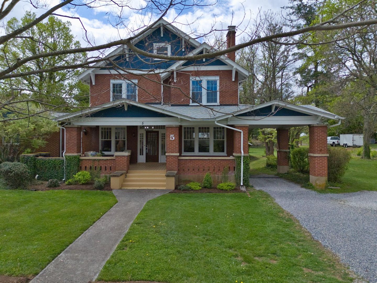 Christiansburg House: 5 Park St