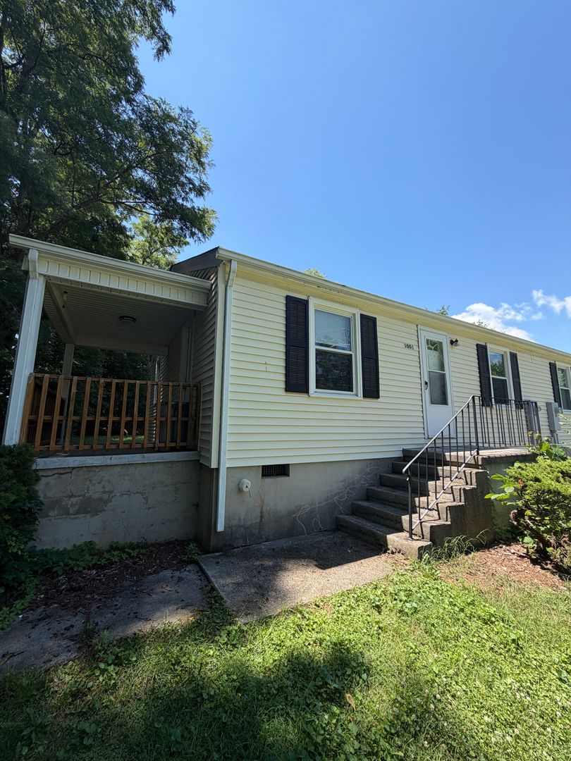 Blacksburg House: 1001 Montgomery St.