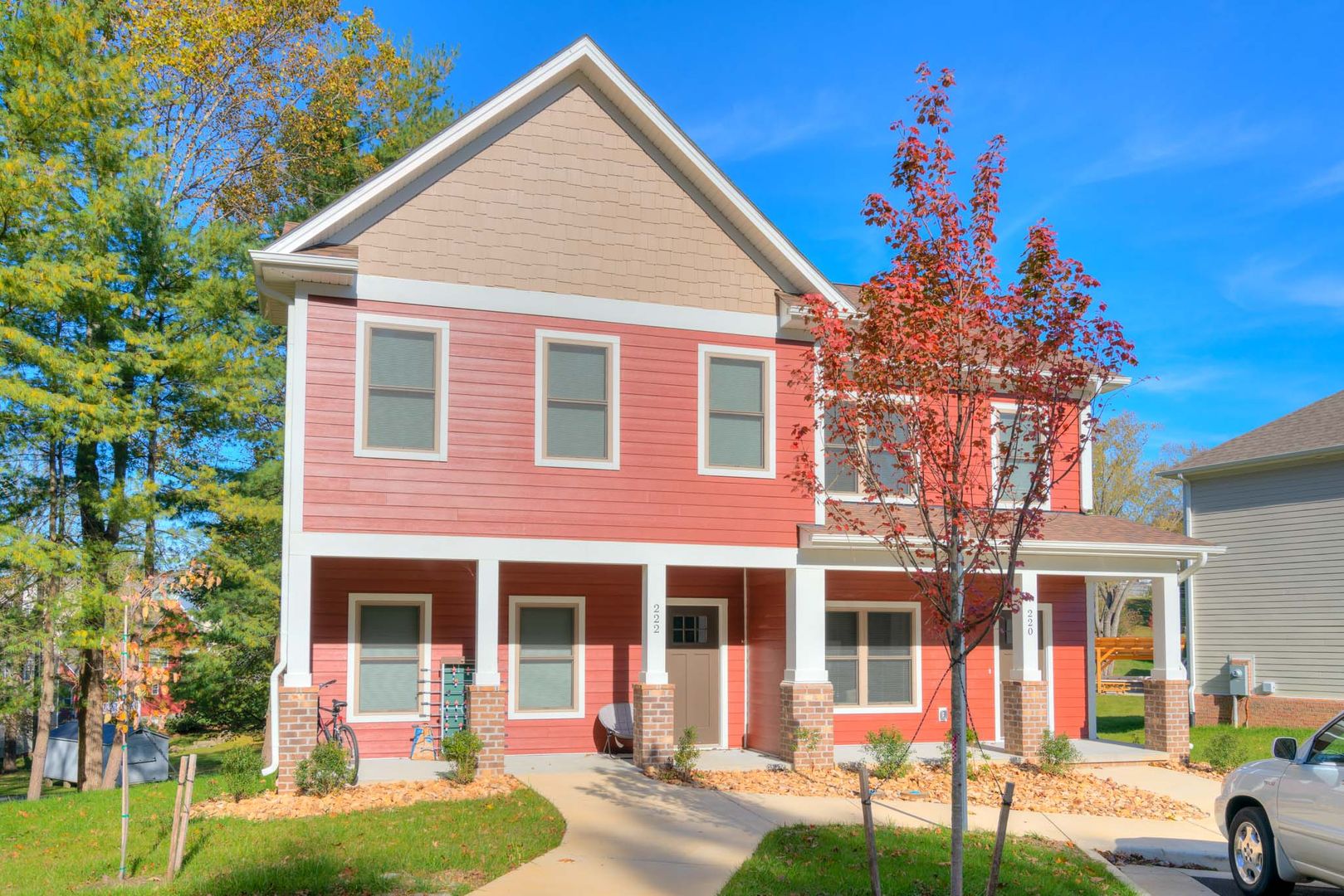 Blacksburg House: 204 Uptown Trail