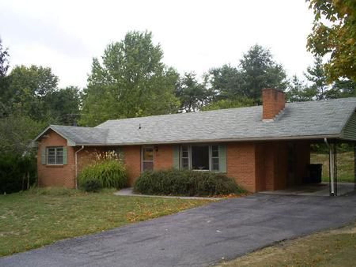 Blacksburg House: 600 Broce Drive