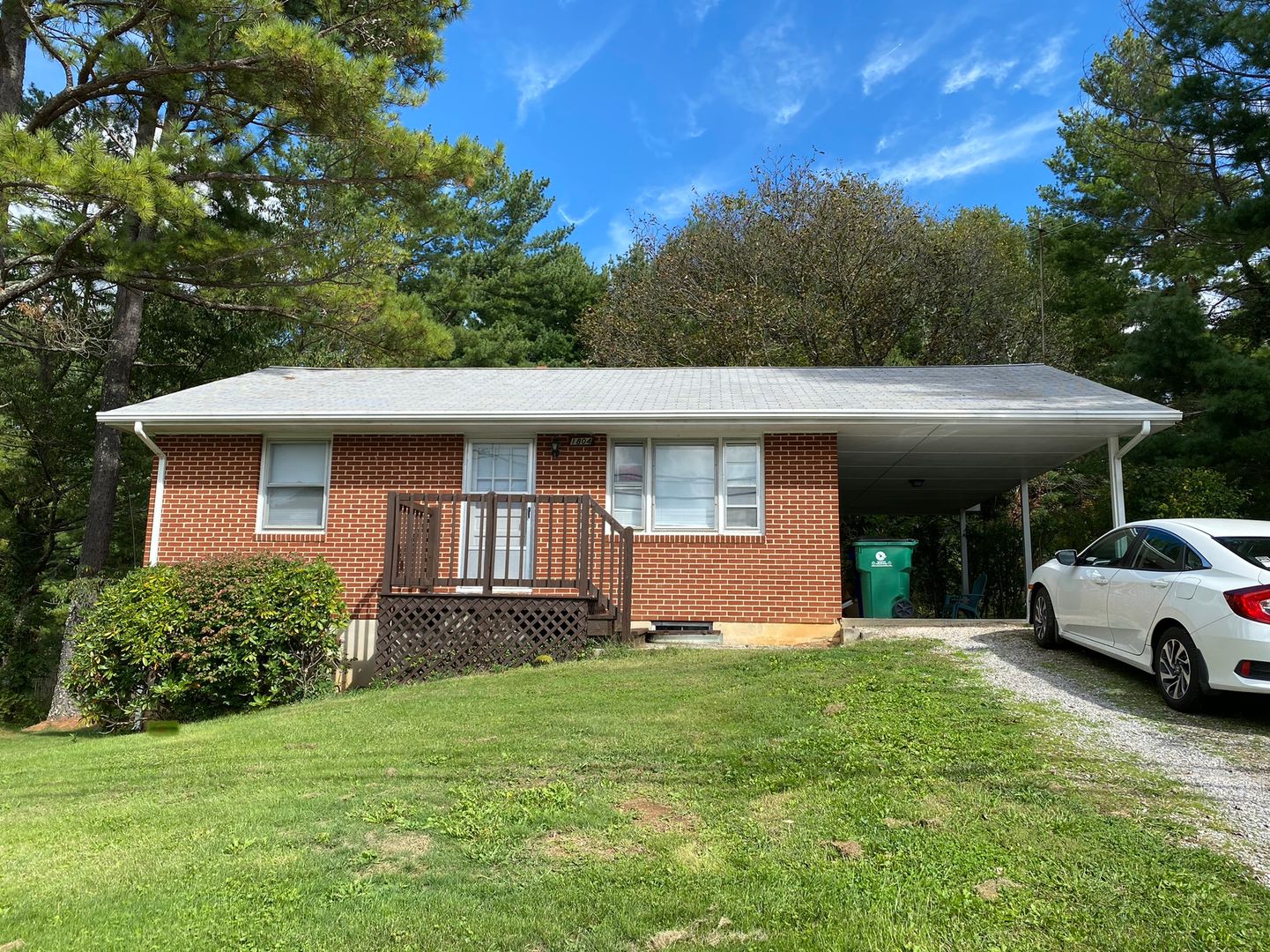 Blacksburg House: 1804 Whipple Drive