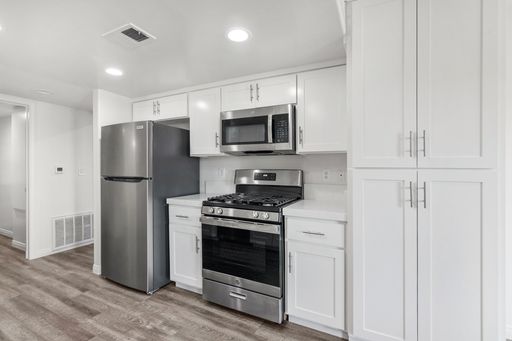NEW Kitchen and Central A/C in large 2x2 – photo 1