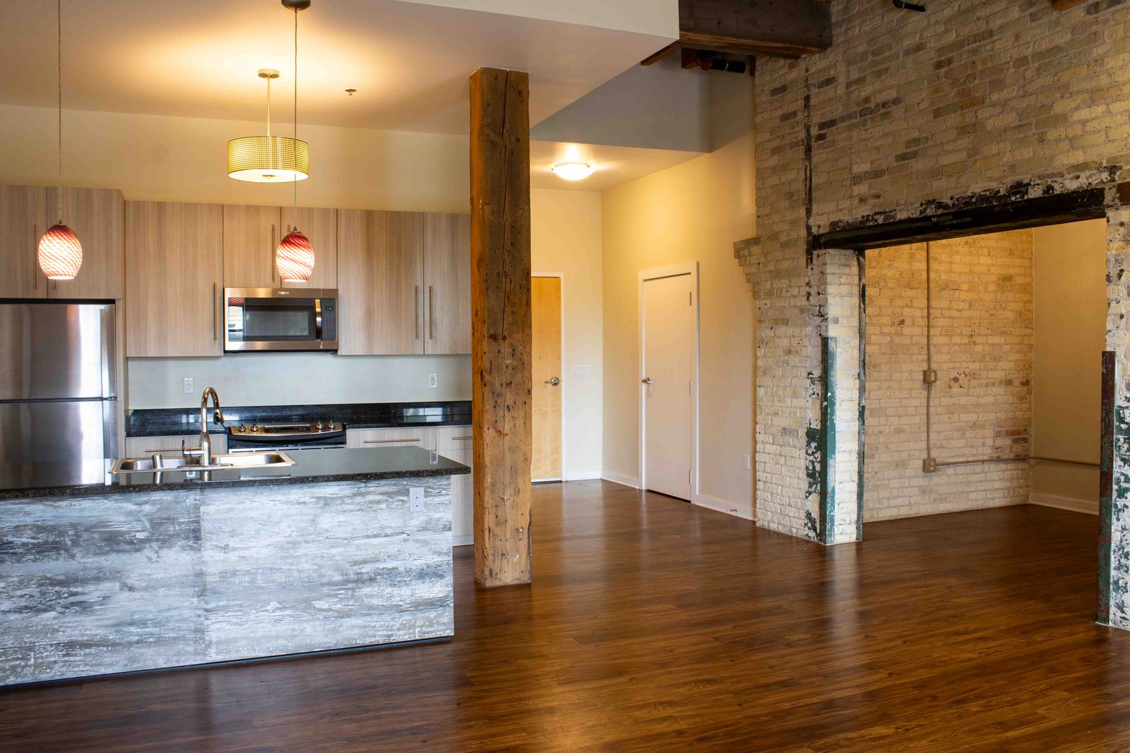 Milwaukee Apartment: 625 W Freshwater Way