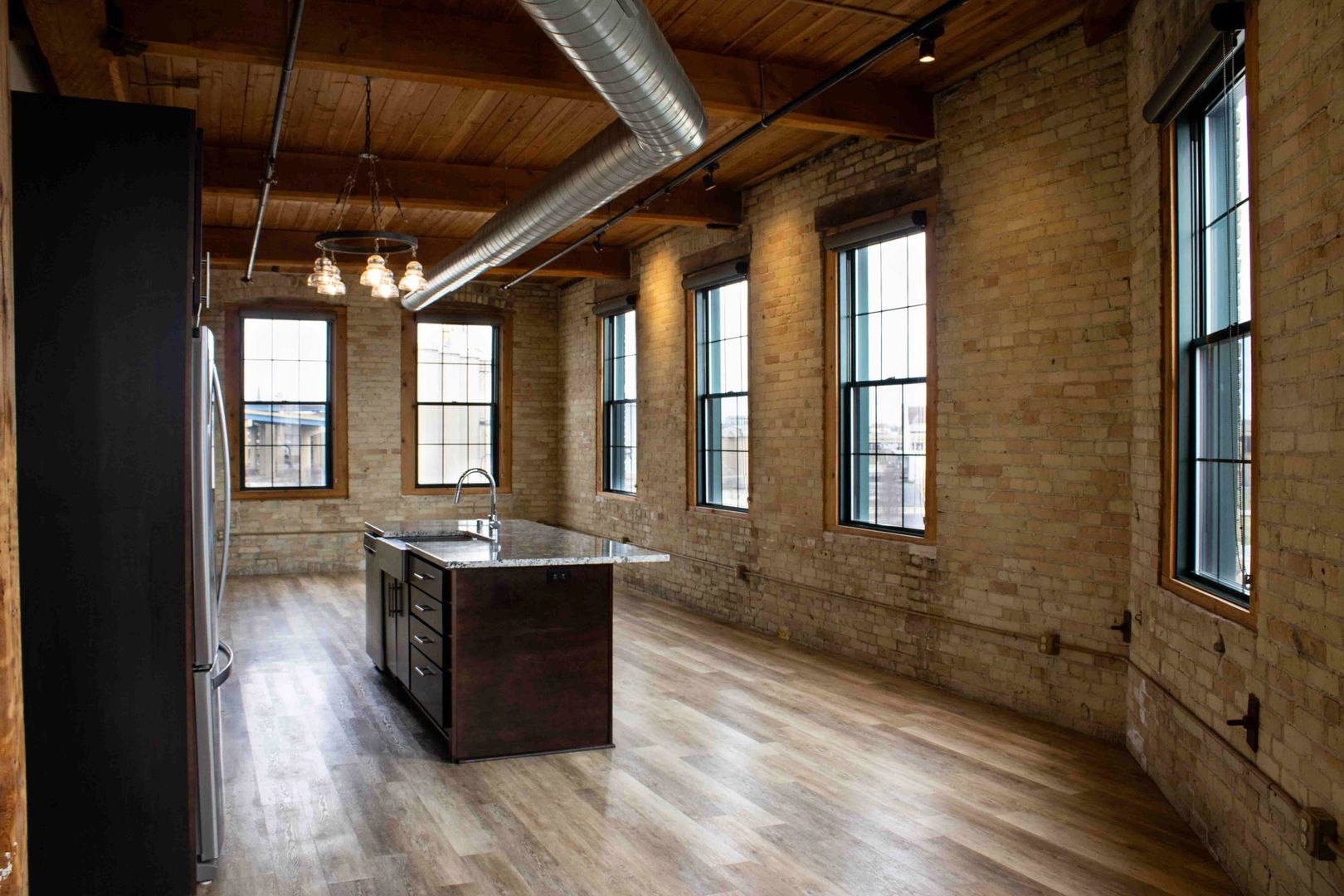 Milwaukee Apartment: 640 W Freshwater Way