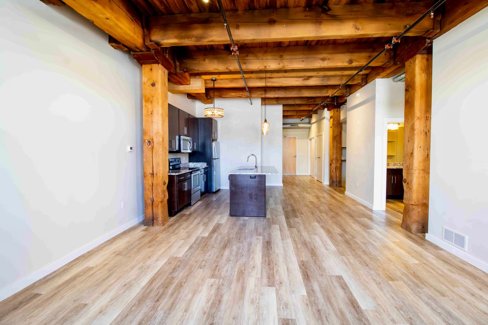 Milwaukee Apartment: 640 W Freshwater Way