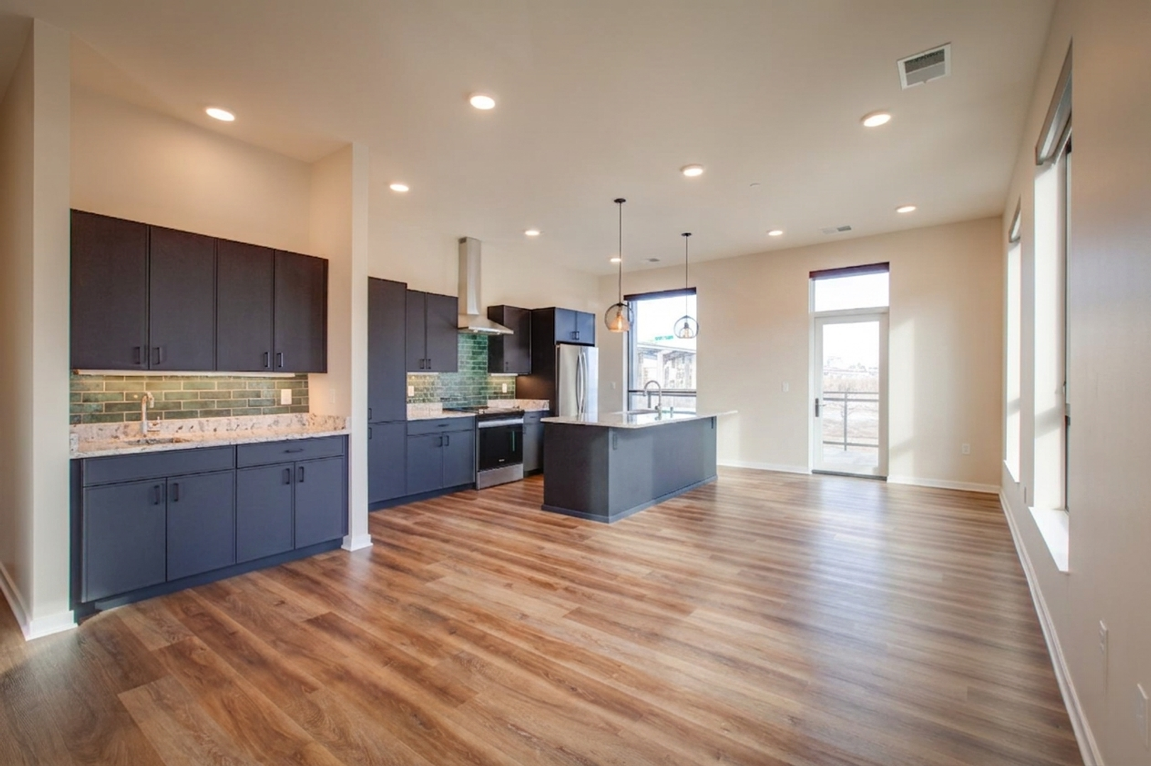 Milwaukee Apartment: 747 W Freshwater Way