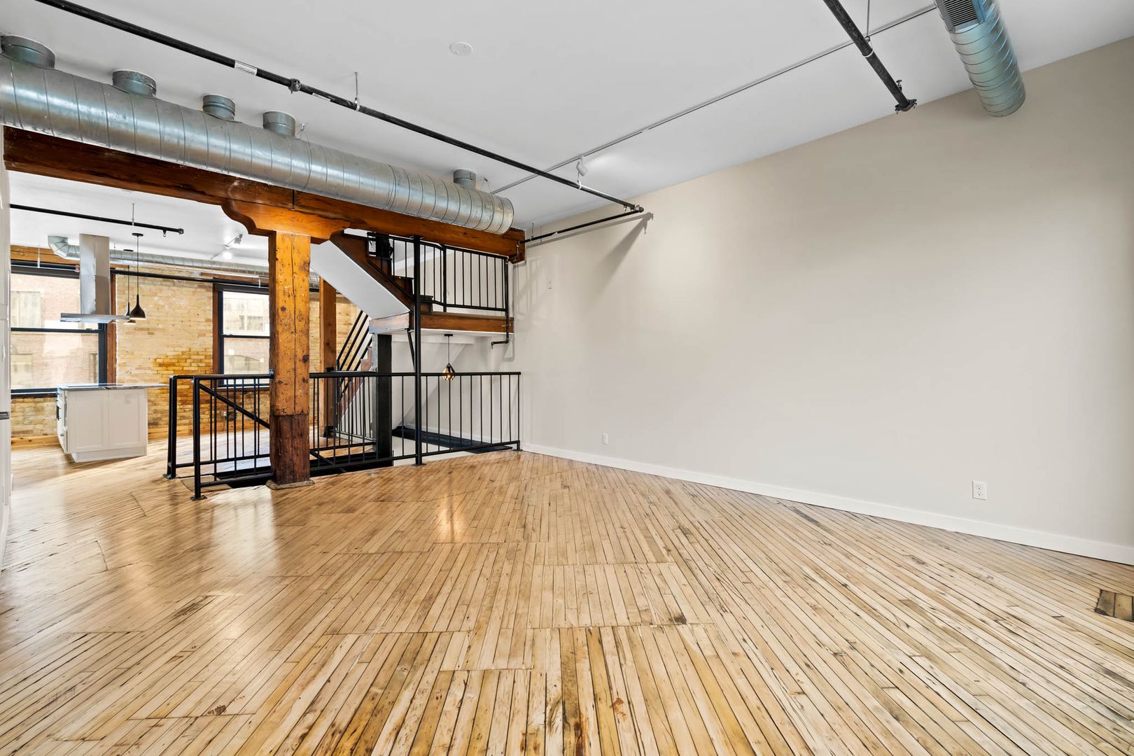 Milwaukee Apartment: 725 W Freshwater Way