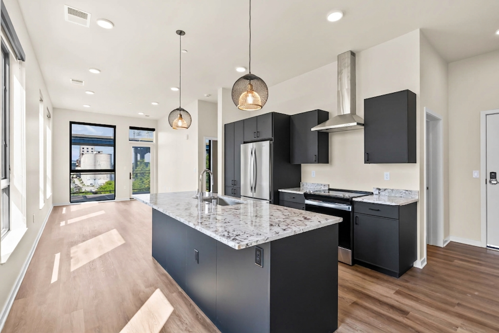 Milwaukee Apartment: 747 W Freshwater Way