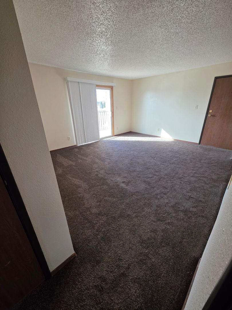 Norfolk Apartment: 1704 W Pasewalk Ave