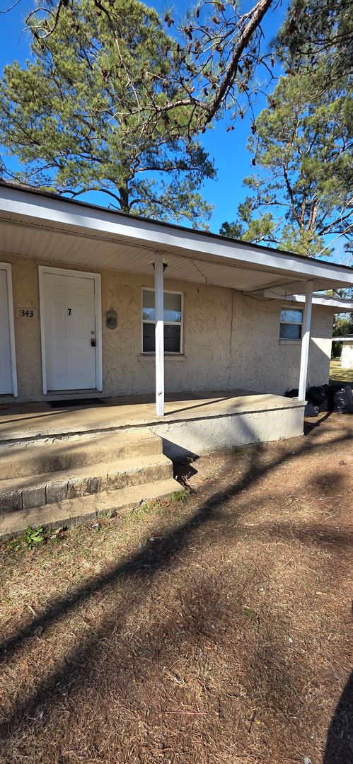 North Augusta House: 343 Hill St, Unit 7