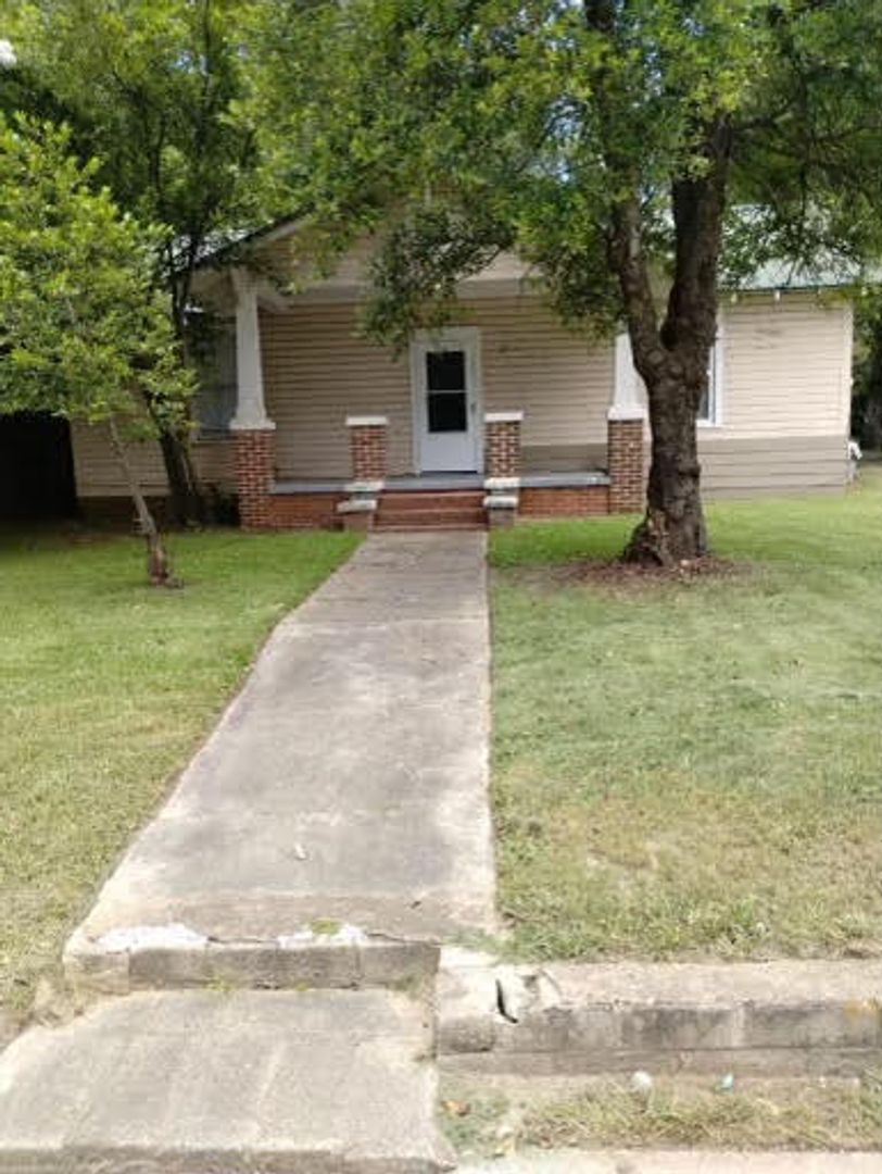 Augusta Apartment: Curry Street