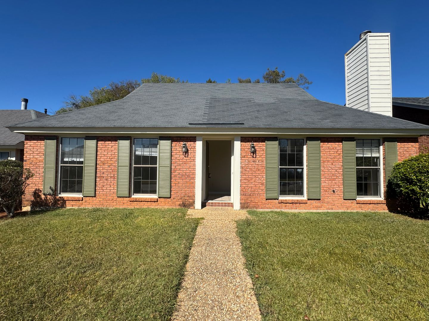 Montgomery House: 2017 Station Court