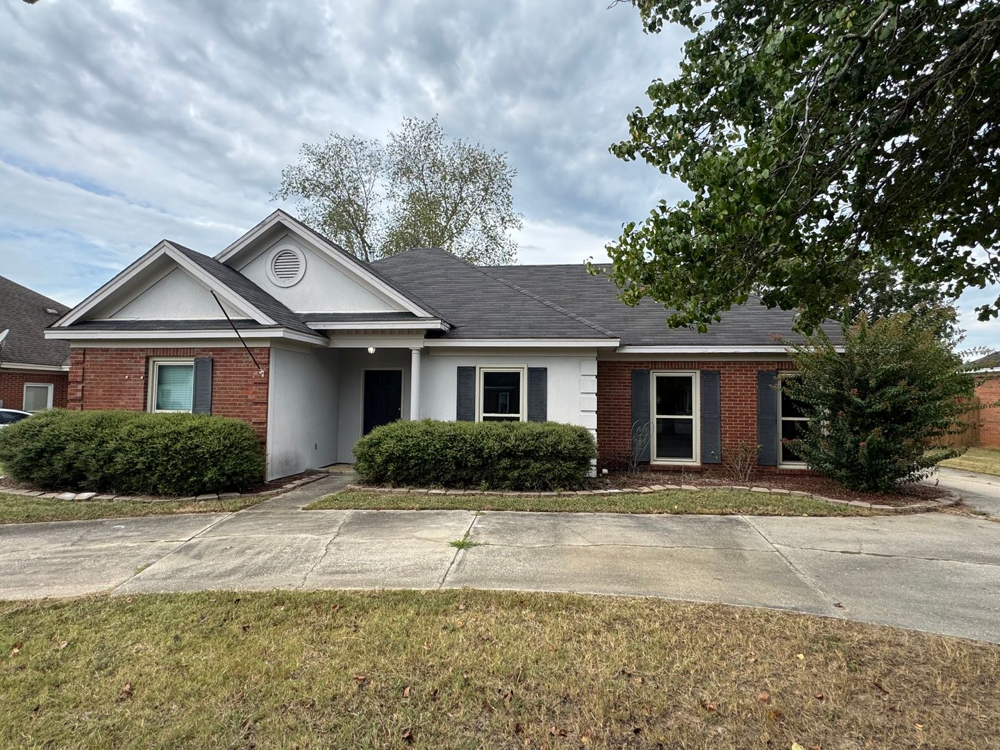Montgomery House: 8231 Lochwood Drive