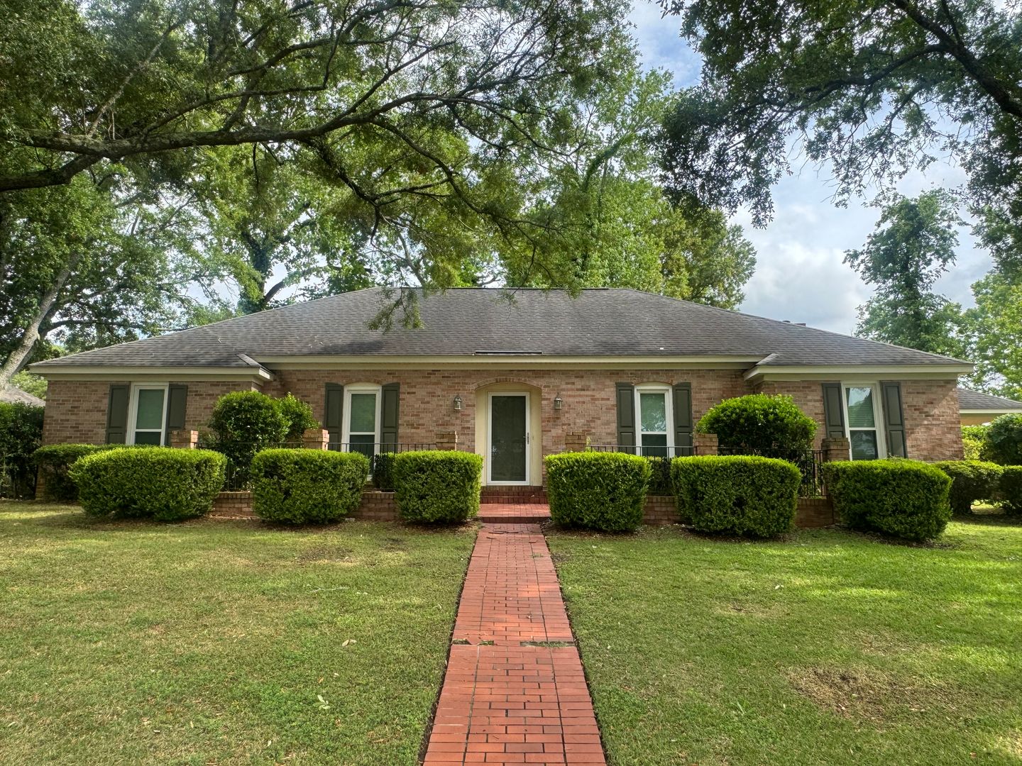 Montgomery House: 4600 Fox Den Lane