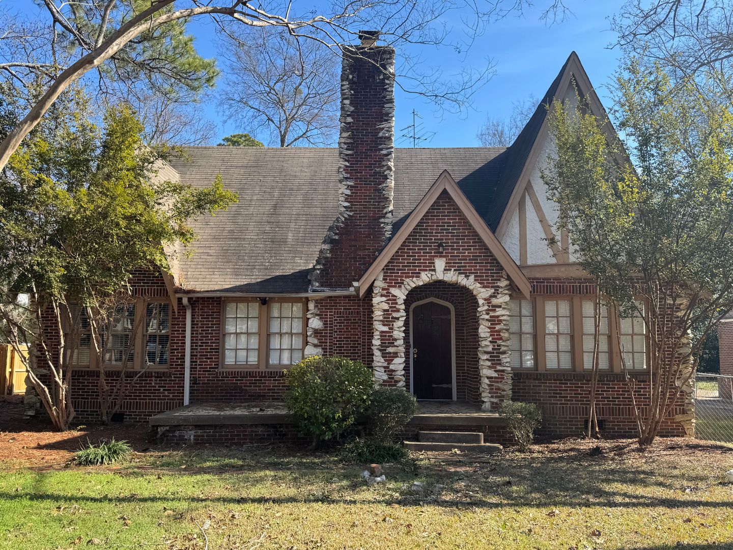 Montgomery House: 3349 Lexington Road