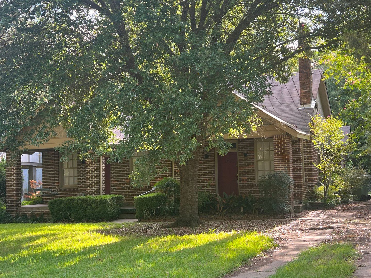 Montgomery Apartment: 3352/3354 Montezuma Rd
