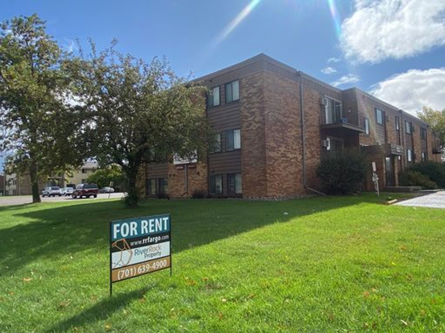 Fargo Apartment: 2615 15th St South