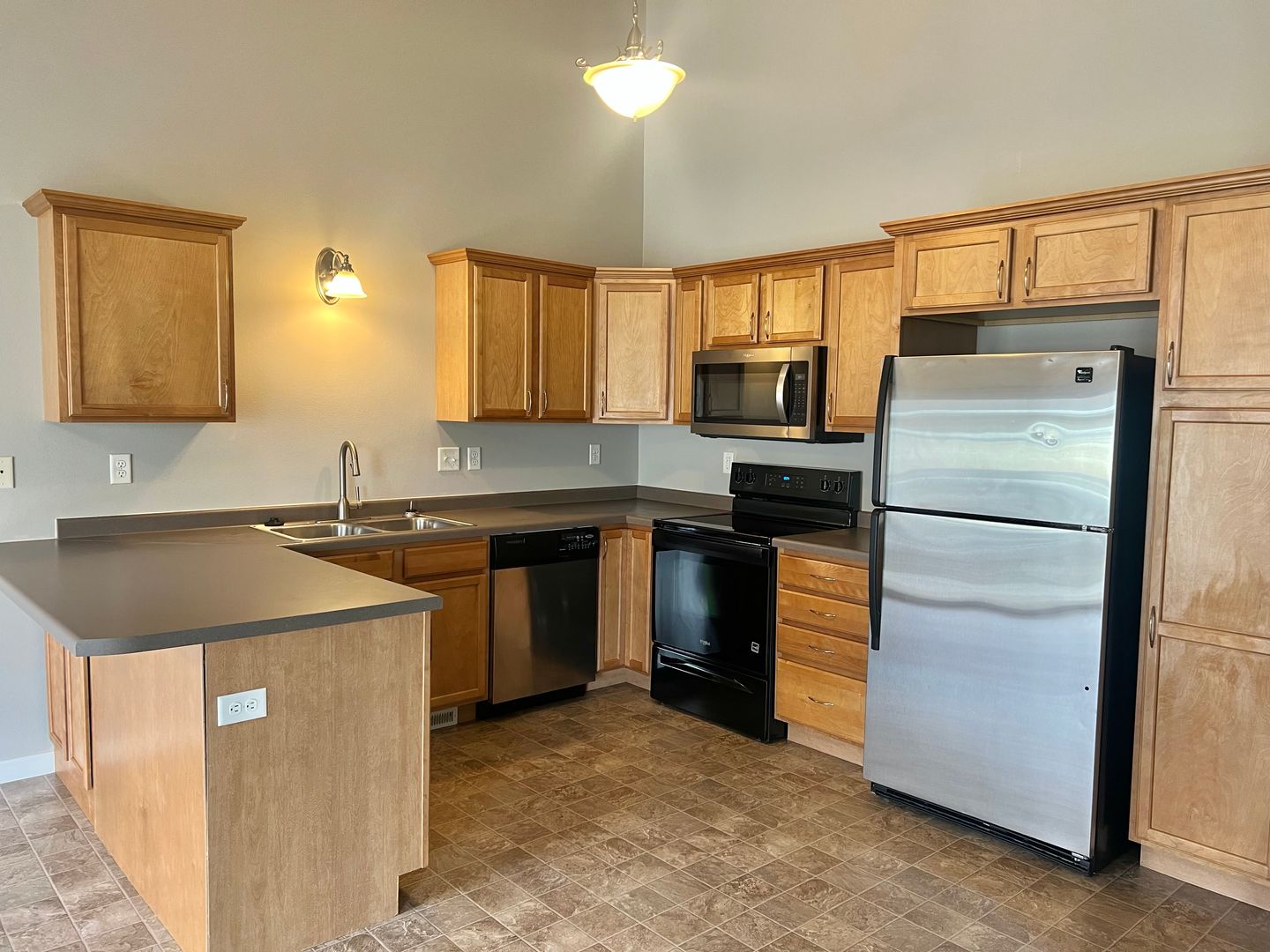 Fargo Apartment: 5438 Bishops Blvd