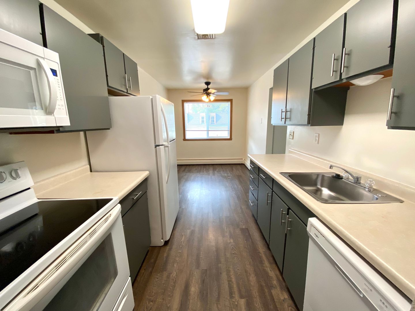 Moorhead Apartment: 816-820 24th Ave S