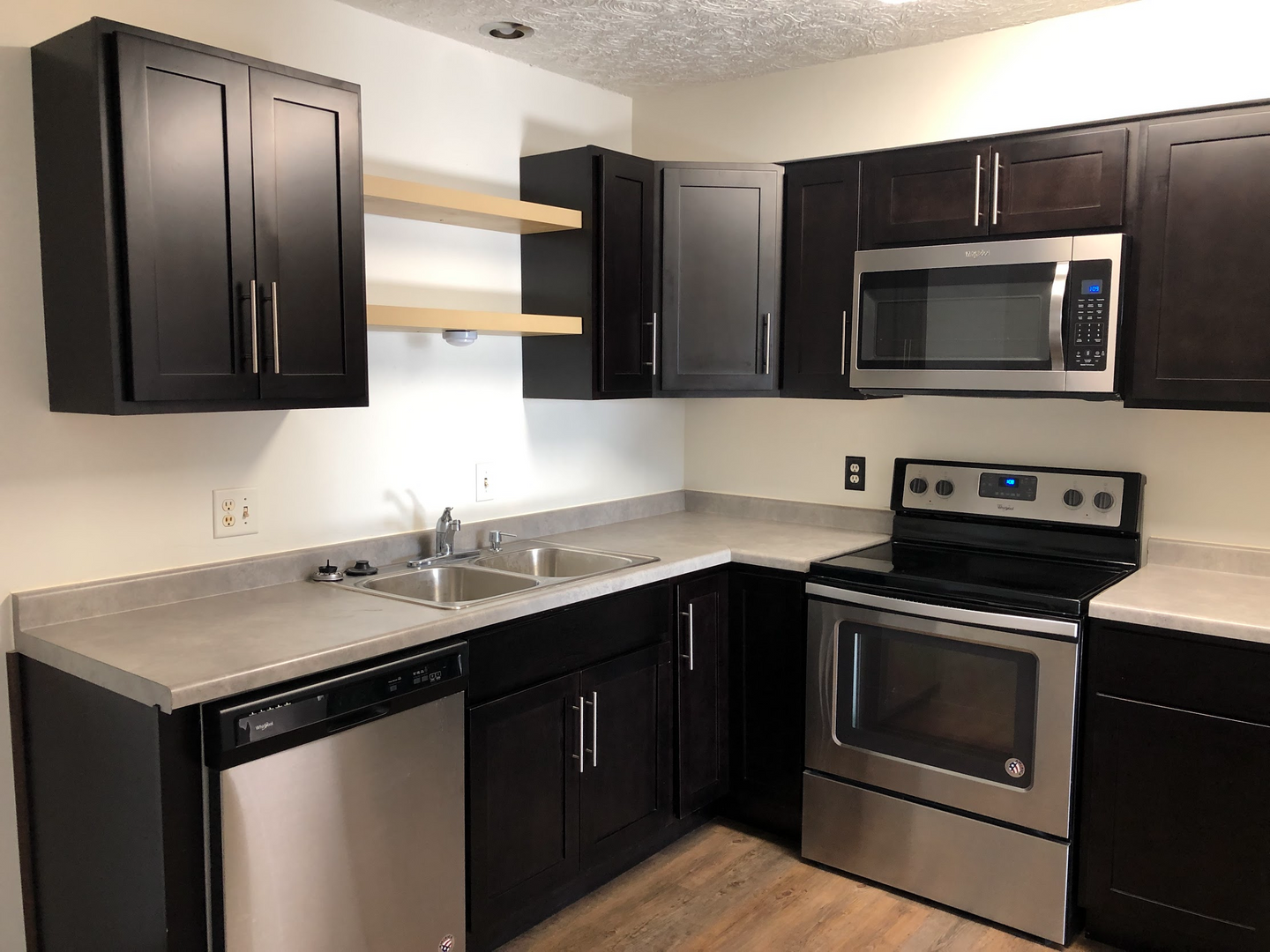 Moorhead Apartment: 804 24th Ave S