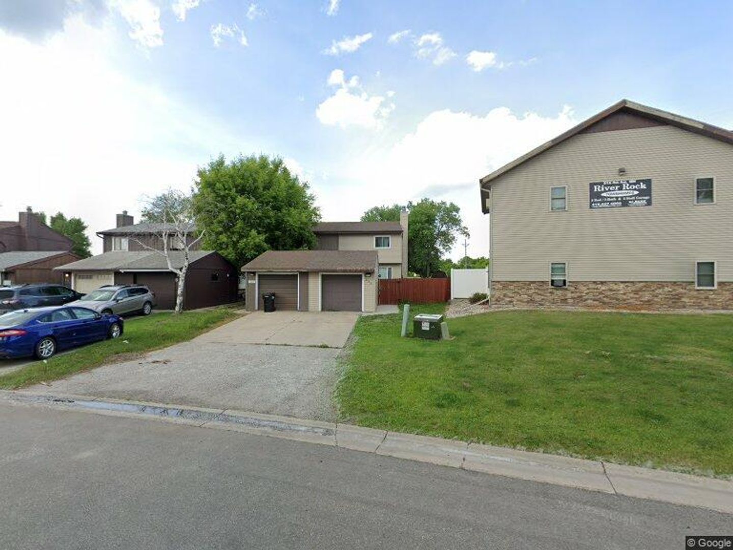 West Fargo House: 525 4th Ave NW