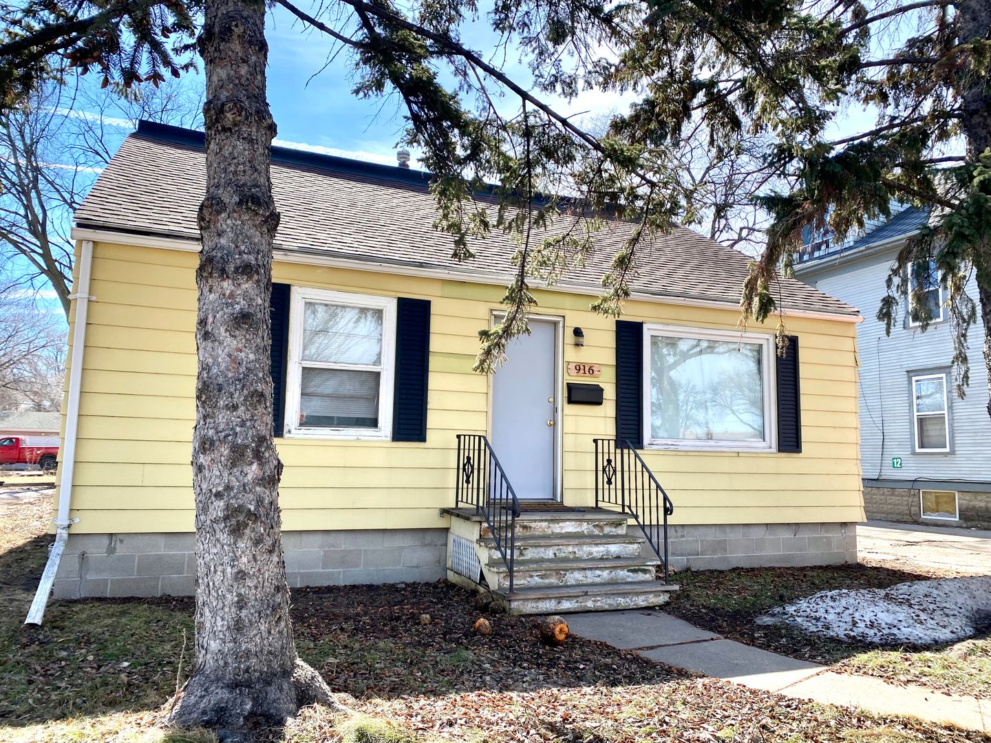 Fargo House: 916 12th Ave N