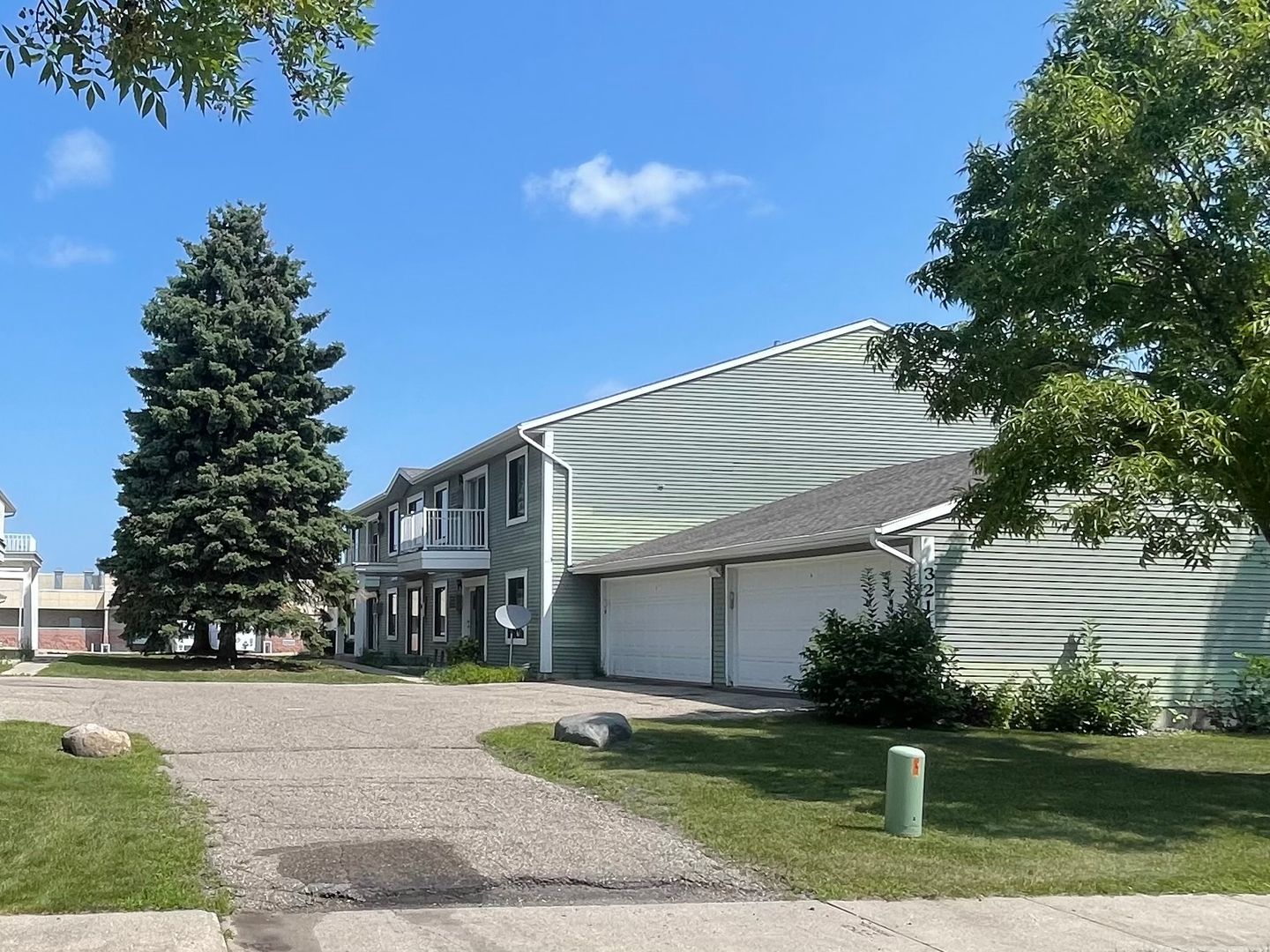 Fargo House: 3211C 15th Avenue South