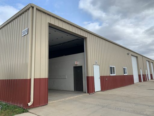 SHOP SPACE AVAILABLE! – photo 1