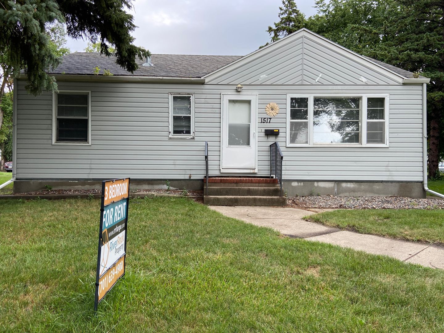 Fargo House: 1517 University Drive North