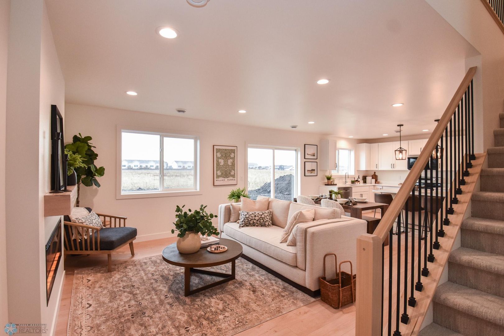 Moorhead House: 2532 37 Ave S