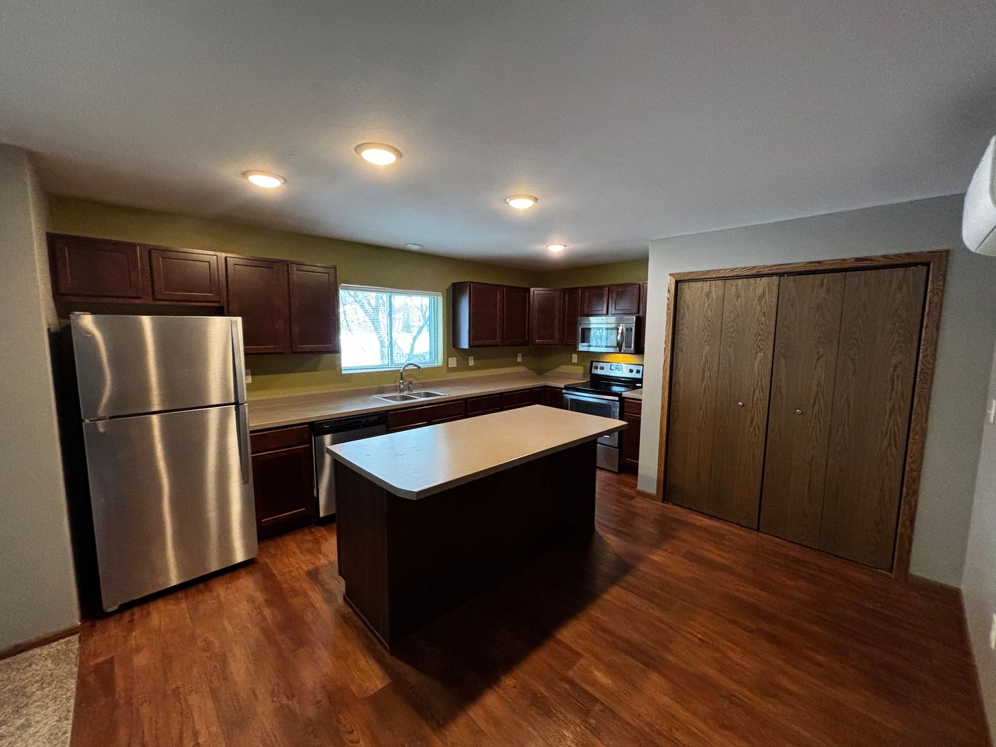 Fargo Apartment: 707 10th St N