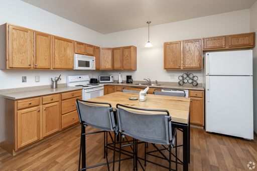 3433 28th St South - 601, Moorhead, MN 56560