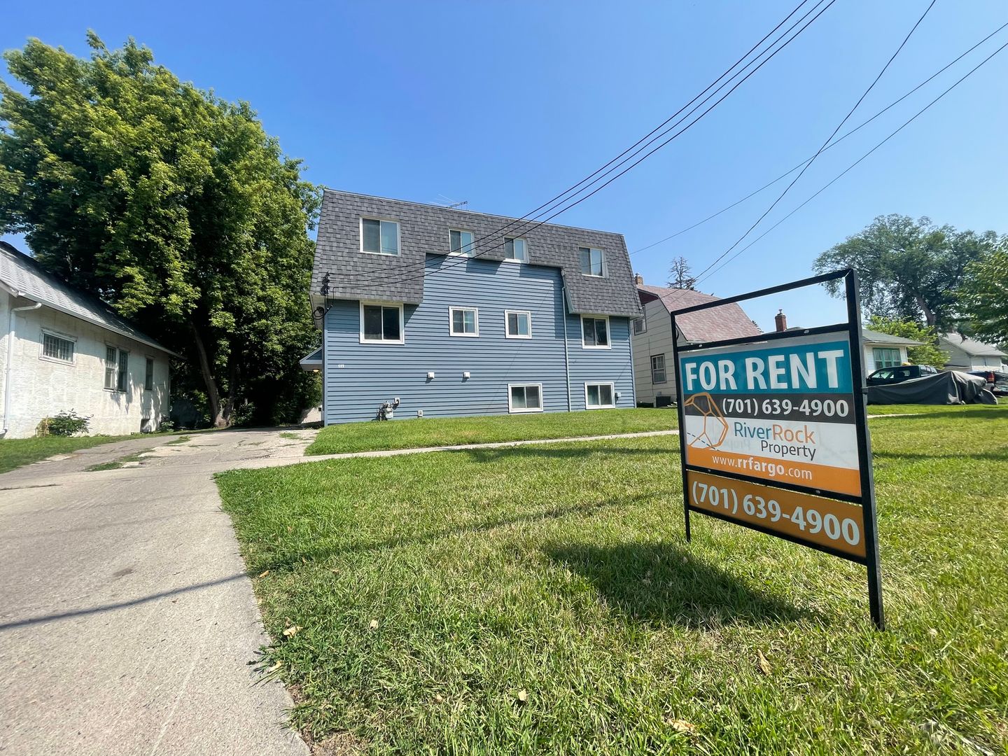 Fargo Apartment: 409 9th Avenue North